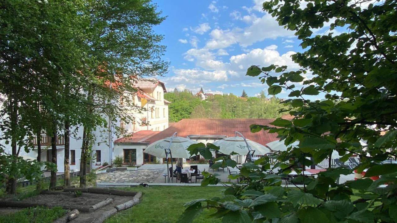 Uniqhotel Cesky Sternberk Exterior foto