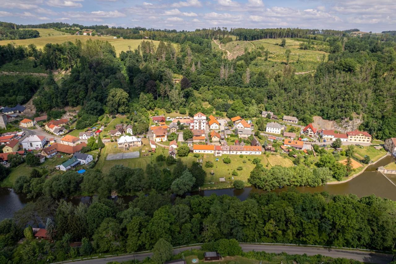 Uniqhotel Cesky Sternberk Exterior foto