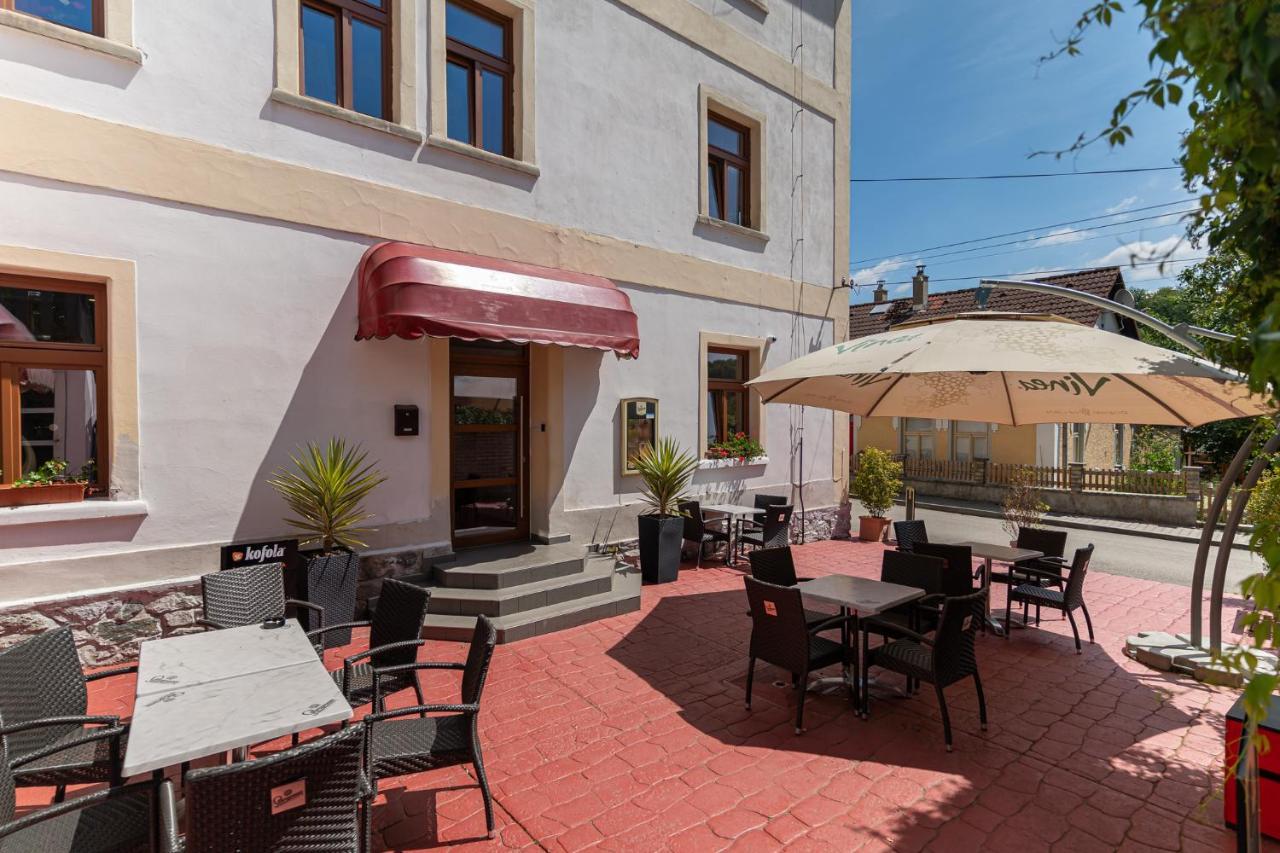 Uniqhotel Cesky Sternberk Exterior foto