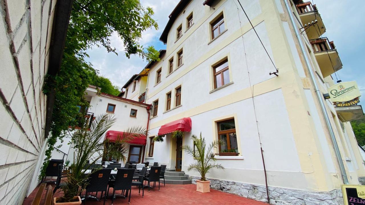 Uniqhotel Cesky Sternberk Exterior foto